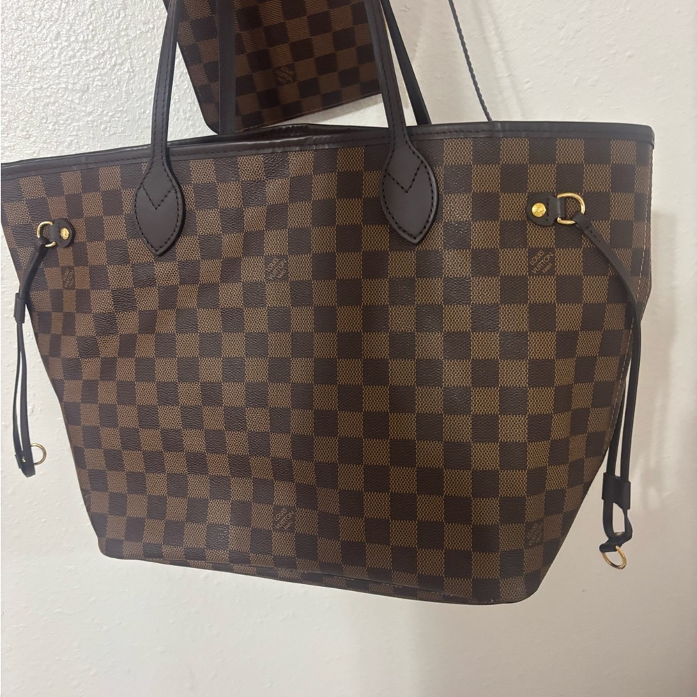 Louis Vuitton Neverfull MM in DE pink interior - Picture 4 of 7